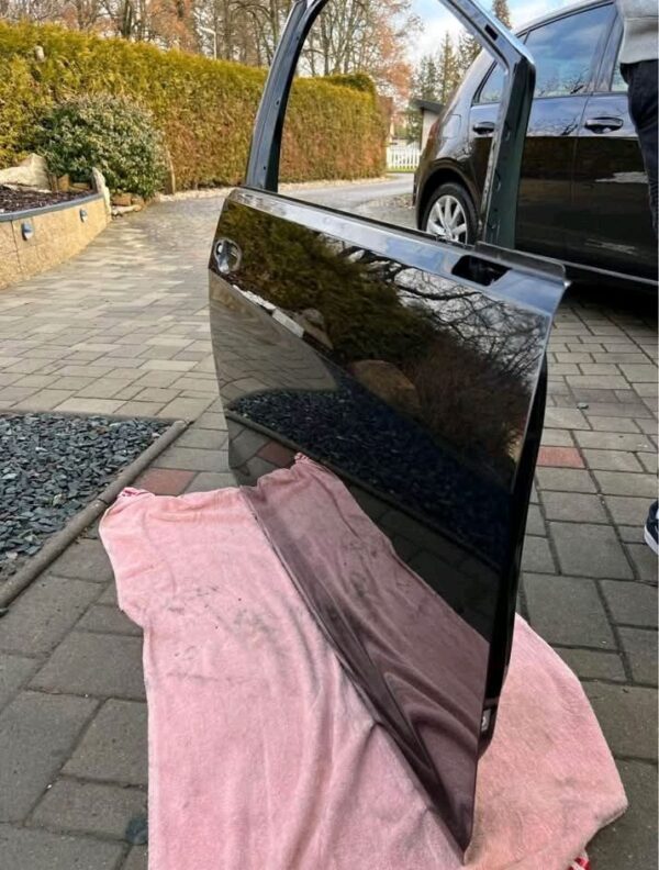 VW Golf 7 Front Door - Image 3