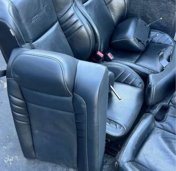 Dodge Charger Scat Pack seats