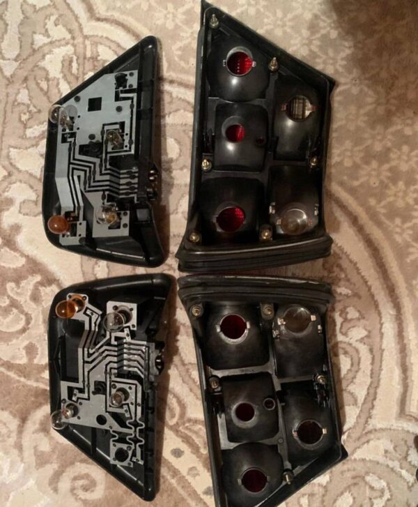 W124 rear light - Image 2