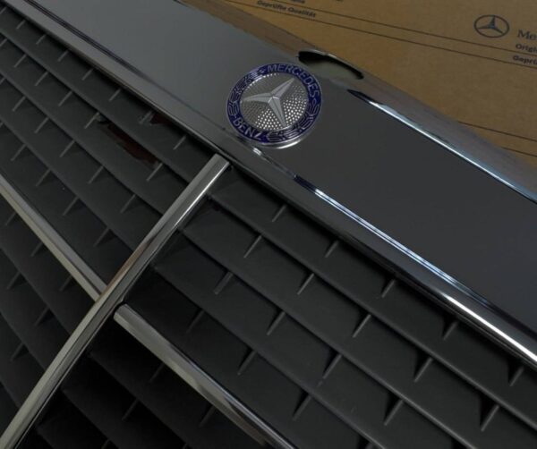 Mercedes W201 Grille - Image 2
